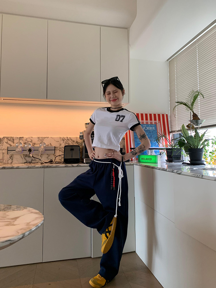 2025 American-Style Loose Draped Wide-Leg Tie Sports Pants for Couples - Casual Versatile Straight-Leg Sweatpants 2025 American-Style Loose Draped Wide-Leg Tie Sports Pants for Couples - Casual Versatile Straight-Leg Sweatpants