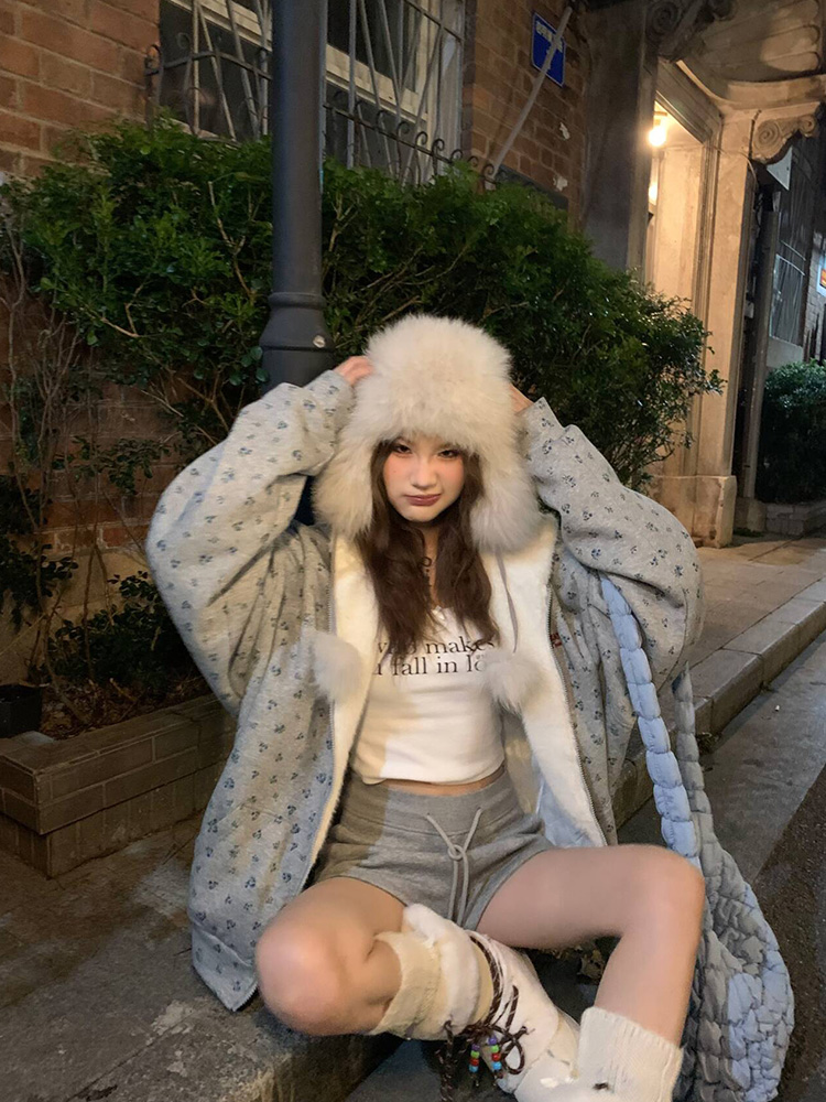 2025 American Vintage Floral Hooded Fleece Sweatshirt for Women - Thickened Warm Hoodie for Autumn Winter Style