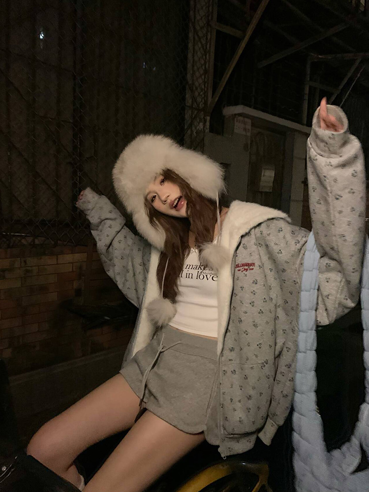 2025 American Vintage Floral Hooded Fleece Sweatshirt for Women - Thickened Warm Hoodie for Autumn Winter Style 2025 American Vintage Floral Hooded Fleece Sweatshirt for Women - Thickened Warm Hoodie for Autumn Winter Style