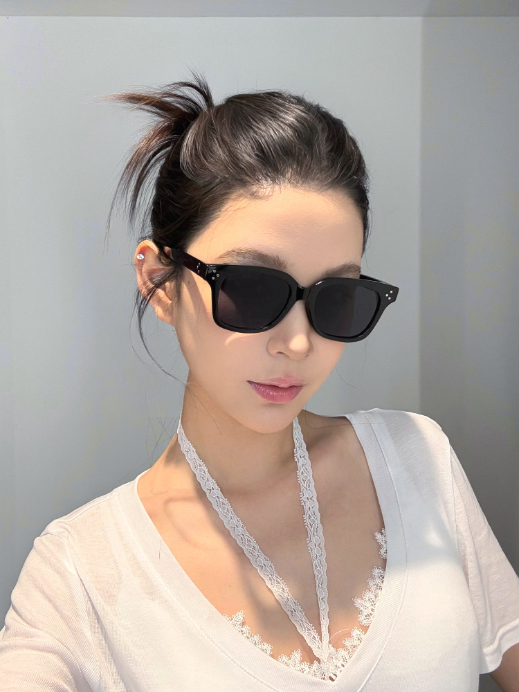 2025 Black Square Frame Sunglasses for Women, Slimming Design for Round Faces, High-End Feel, UV Protection, Street Style Fashion 2025 Black Square Frame Sunglasses for Women, Slimming Design for Round Faces, High-End Feel, UV Protection, Street Style Fashion