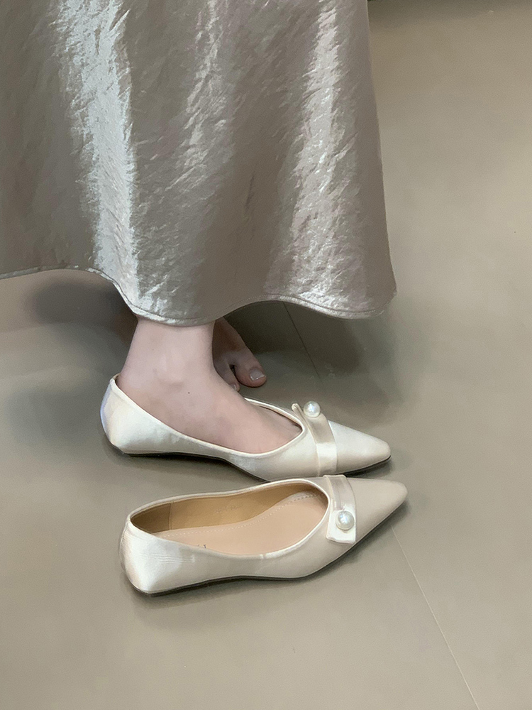 2025 Early Spring Women's Ocean One Gentle Wind Satin Pearl Pointed Shallow Mouth Loafers - Trendy Chinese Style Flats