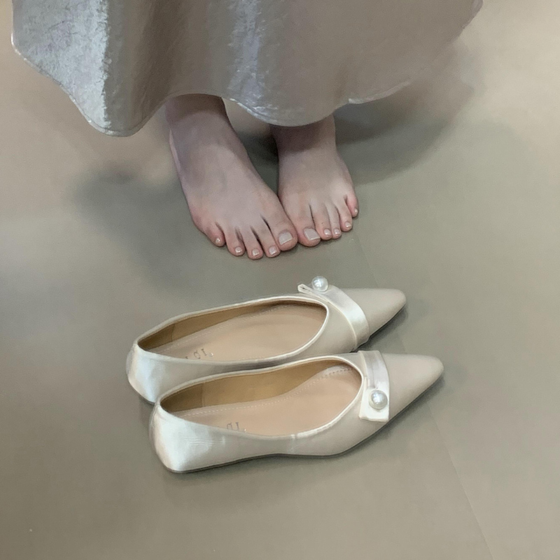 2025 Early Spring Women's Ocean One Gentle Wind Satin Pearl Pointed Shallow Mouth Loafers - Trendy Chinese Style Flats