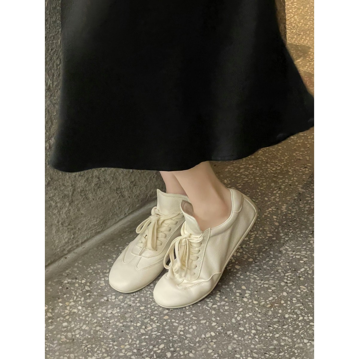 2025 Fashion White Cowhide Leather Sneakers for Women - Comfortable Casual Training Shoes for Sports & Board Activities