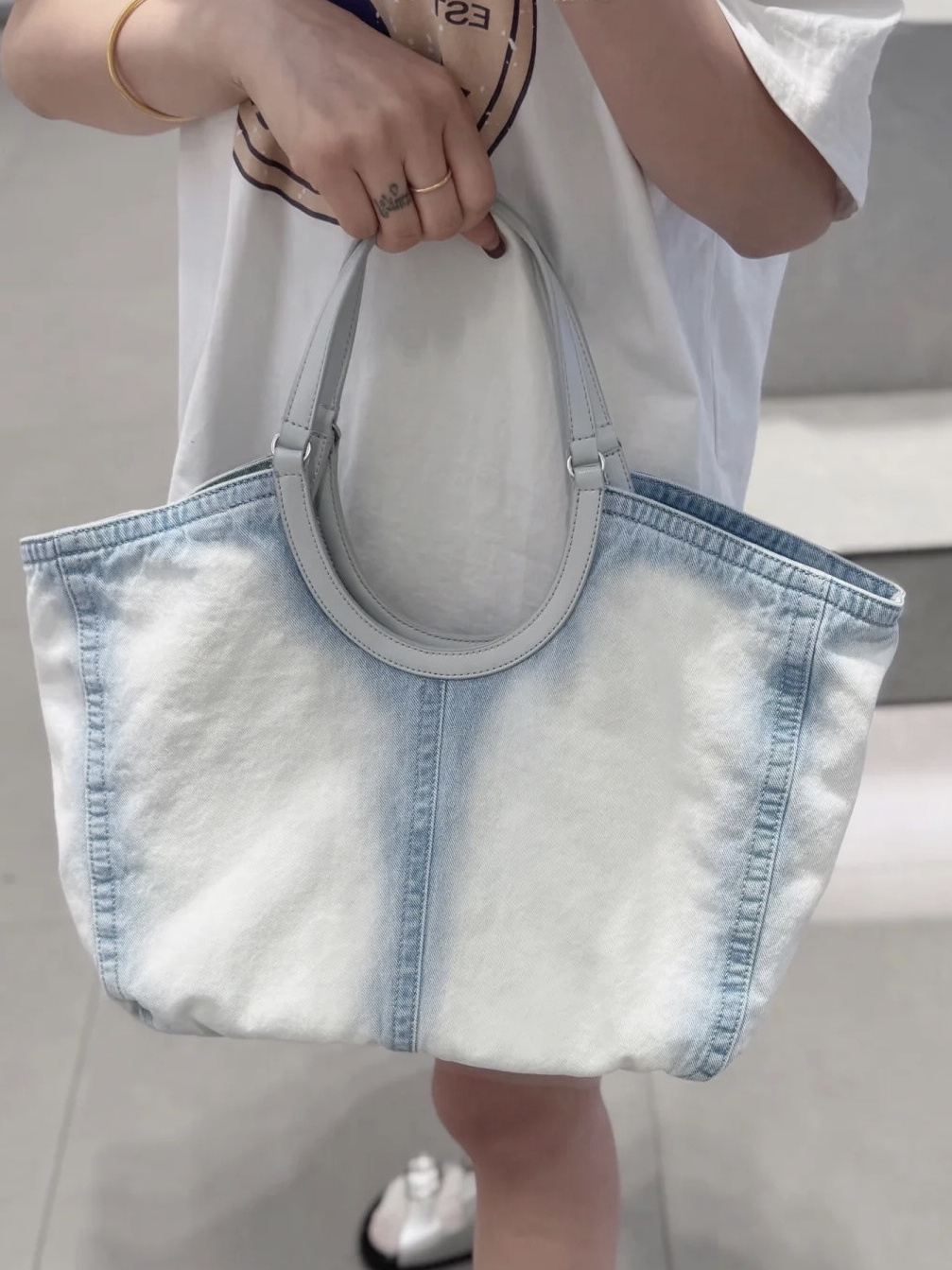 2025 Fashionable Washable Denim Tote Bag for Women - Versatile Large Capacity Shoulder Handbag 2025 Fashionable Washable Denim Tote Bag for Women - Versatile Large Capacity Shoulder Handbag