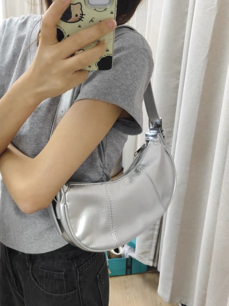 2025 Korean Minimalist Silver Underarm Bag for Women - High-End Shoulder Crossbody Tote 2025 Korean Minimalist Silver Underarm Bag for Women - High-End Shoulder Crossbody Tote