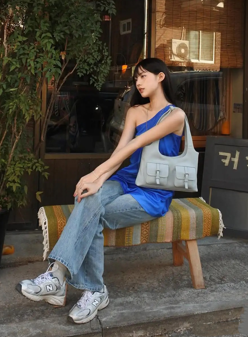 2025 Korean Style Versatile Shoulder Crossbody Tote Bag with Pocket - Fashionable Commuter Handbag for Women 2025 Korean Style Versatile Shoulder Crossbody Tote Bag with Pocket - Fashionable Commuter Handbag for Women