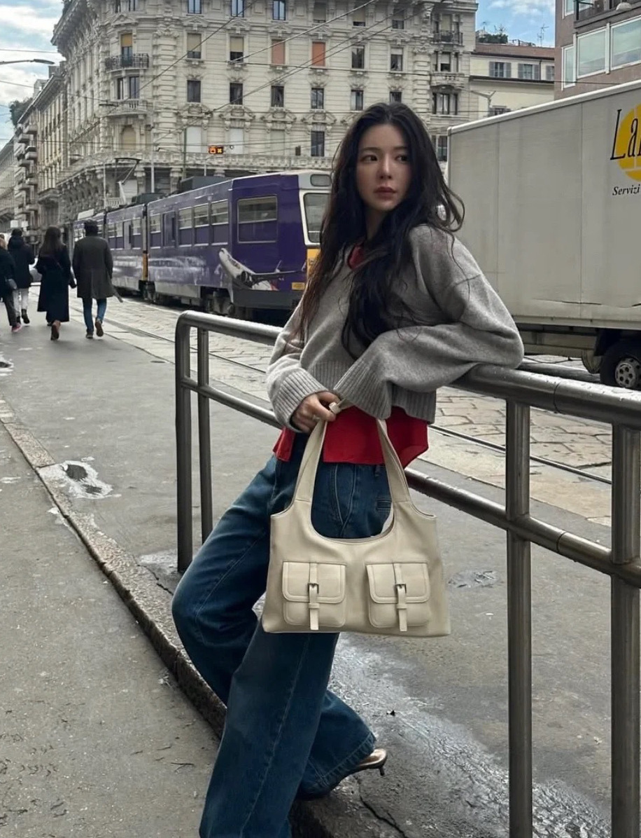 2025 Korean Style Versatile Shoulder Crossbody Tote Bag with Pocket - Fashionable Commuter Handbag for Women