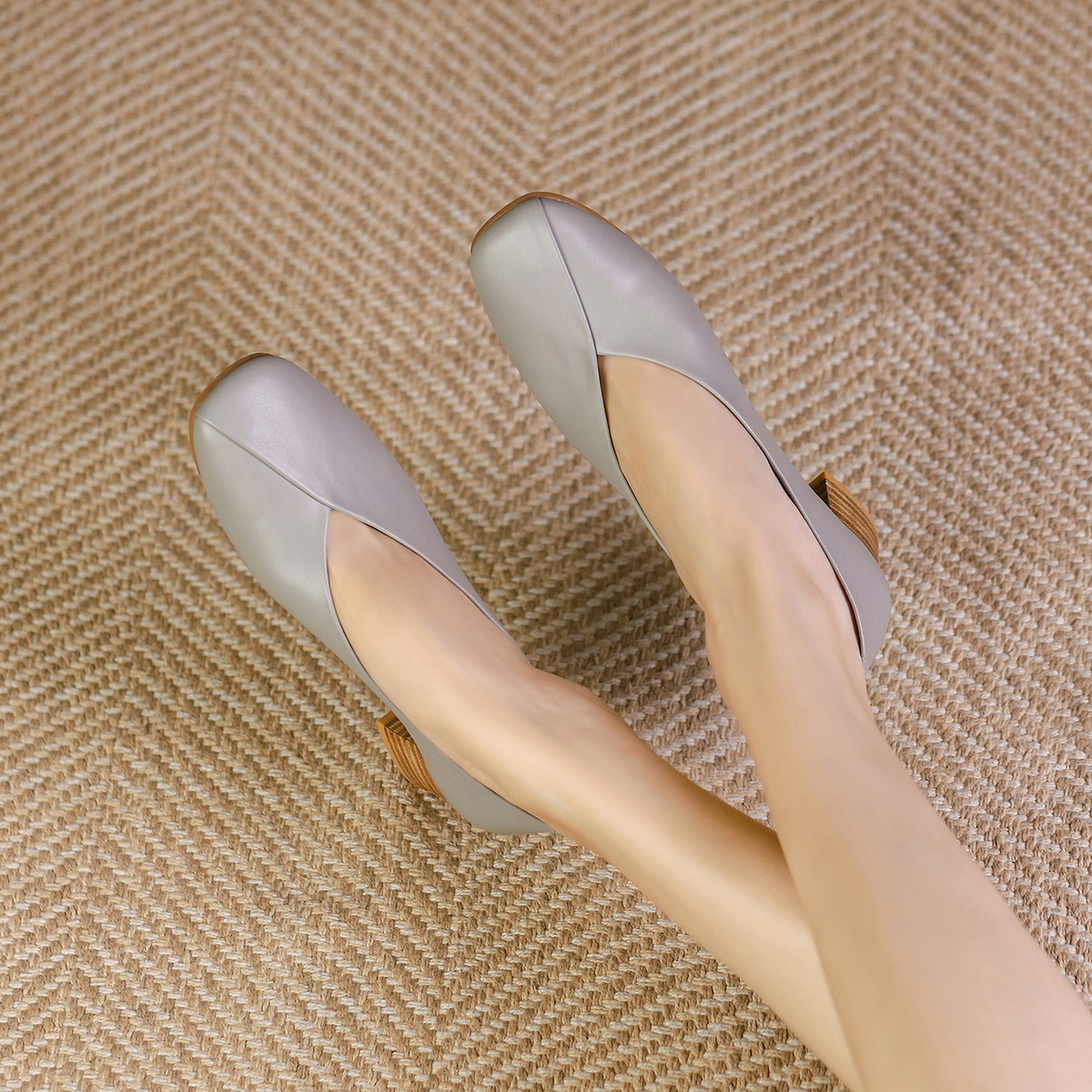 2025 Minimalist Square-Toe Chunky Heel Slip-On Shoes for Women - Retro Mid-Heel Genuine Leather High Heels, Comfortable & Non-Chafing