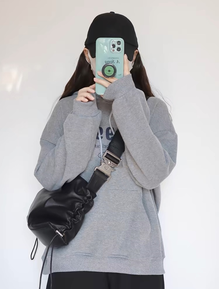 2025 New Korean Style Minimalist Large Capacity Drawstring Pleated Shoulder Crossbody Bag for Women 2025 New Korean Style Minimalist Large Capacity Drawstring Pleated Shoulder Crossbody Bag for Women