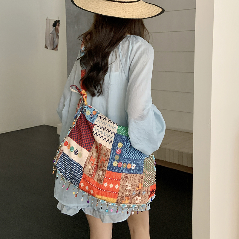 2025 New Women's Patchwork Shoulder Bag - Versatile Retro Crossbody Bag for Students, Fashionable Niche Design 2025 New Women's Patchwork Shoulder Bag - Versatile Retro Crossbody Bag for Students, Fashionable Niche Design