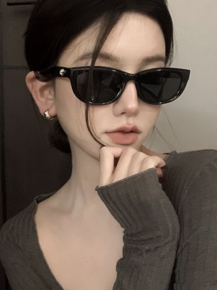 2025 Retro Cat Eye GM Green Oval Sunglasses - Y2K Fashion, European American Style, High-End Sun Protection 2025 Retro Cat Eye GM Green Oval Sunglasses - Y2K Fashion, European American Style, High-End Sun Protection