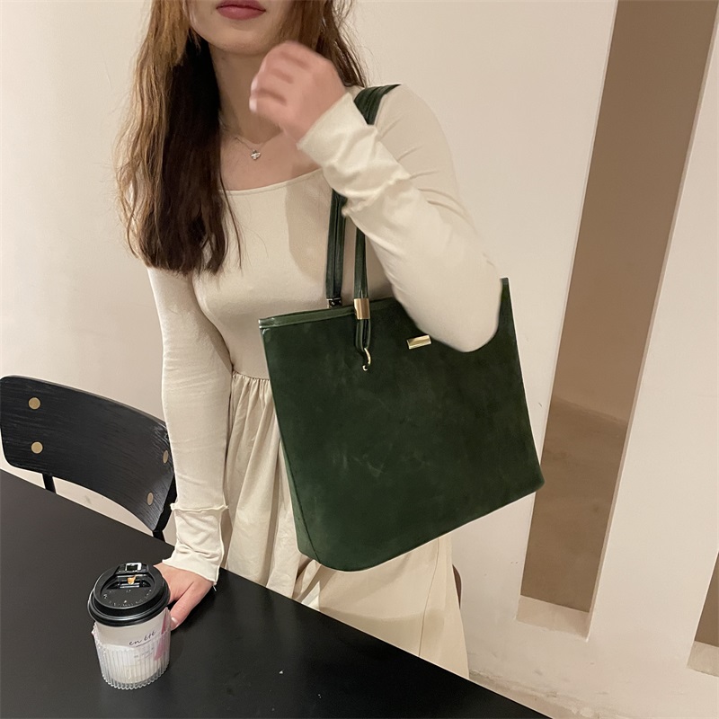 2025 Spring Women's Green Large Capacity Commuter Tote Bag - Stylish Shoulder Bag for College Students