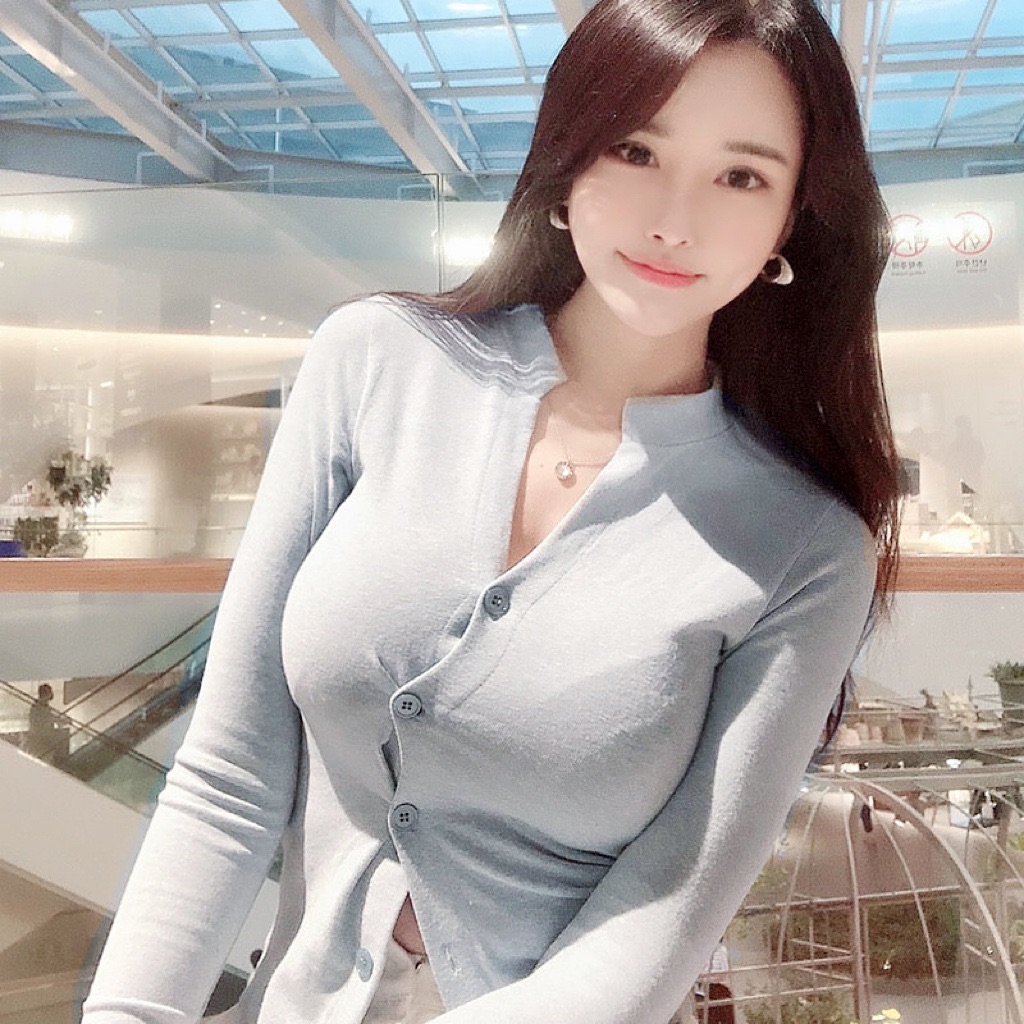 2025 Spring Women's Long Sleeve Buttoned Chest-Enhancing T-Shirt - Sexy Korean Style Dongdaemun Fashion
