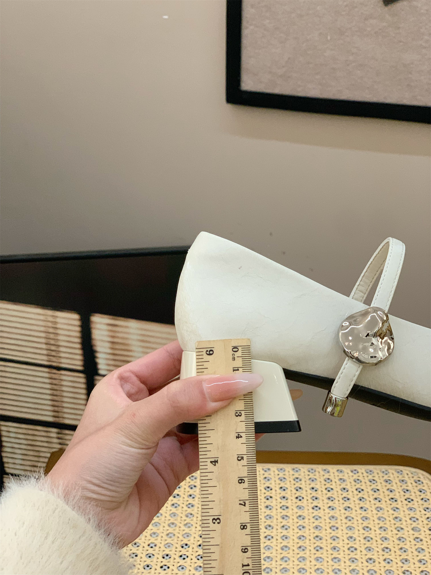 2025 Spring Women's Retro French Square Toe Mary Jane Shoes - Thick Heel, Shallow Mouth, Gentle Style, Perfect for Evening Wear 2025 Spring Women's Retro French Square Toe Mary Jane Shoes - Thick Heel, Shallow Mouth, Gentle Style, Perfect for Evening Wear