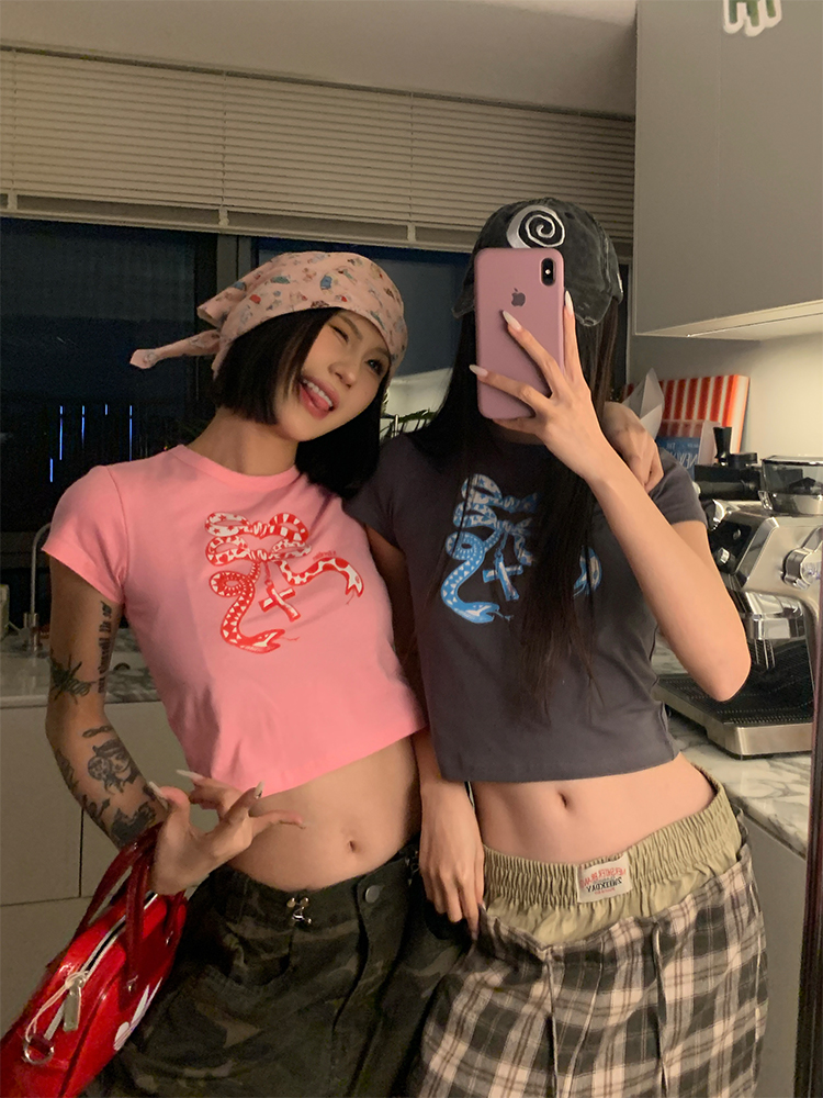 2025 Spring Women's Slim Fit Zodiac Snake Print Short Sleeve T-Shirt - Trendy American Design for Stylish Casual Wear