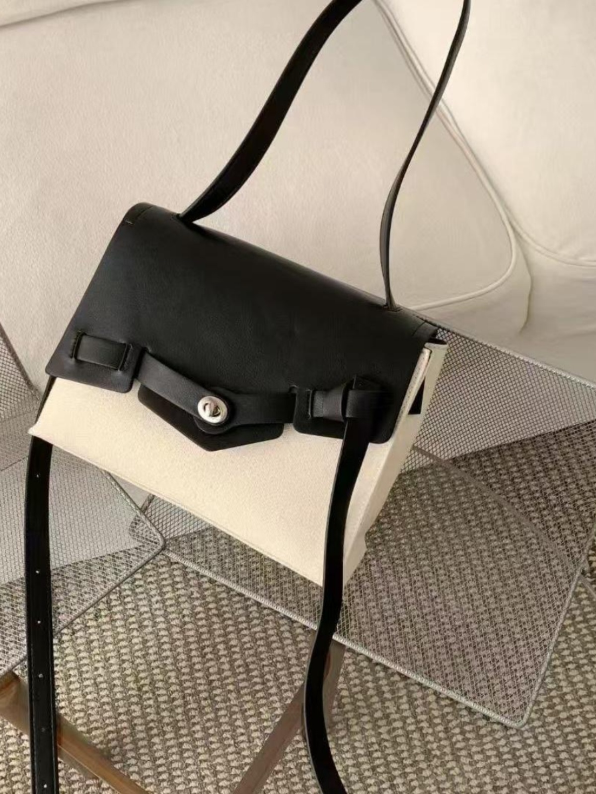 2025 Spring/Summer Irregular Flap Design Messenger Bag - Versatile Commuter Shoulder Crossbody Tote for Y2K Fashion