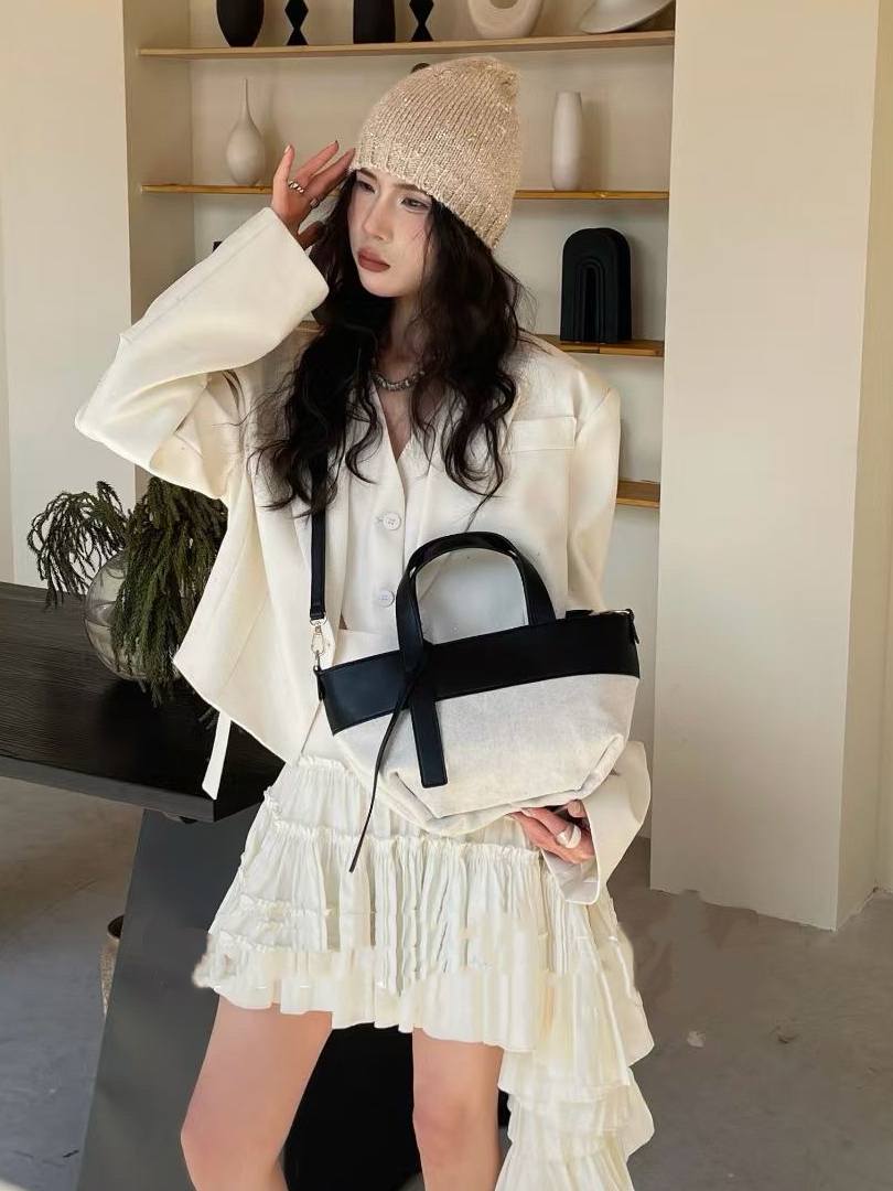 2025 Spring/Summer Single Shoulder Tote Bag, Cotton Linen, Fashionable Versatile High-End Commuter Women's Bag 2025 Spring/Summer Single Shoulder Tote Bag, Cotton Linen, Fashionable Versatile High-End Commuter Women's Bag