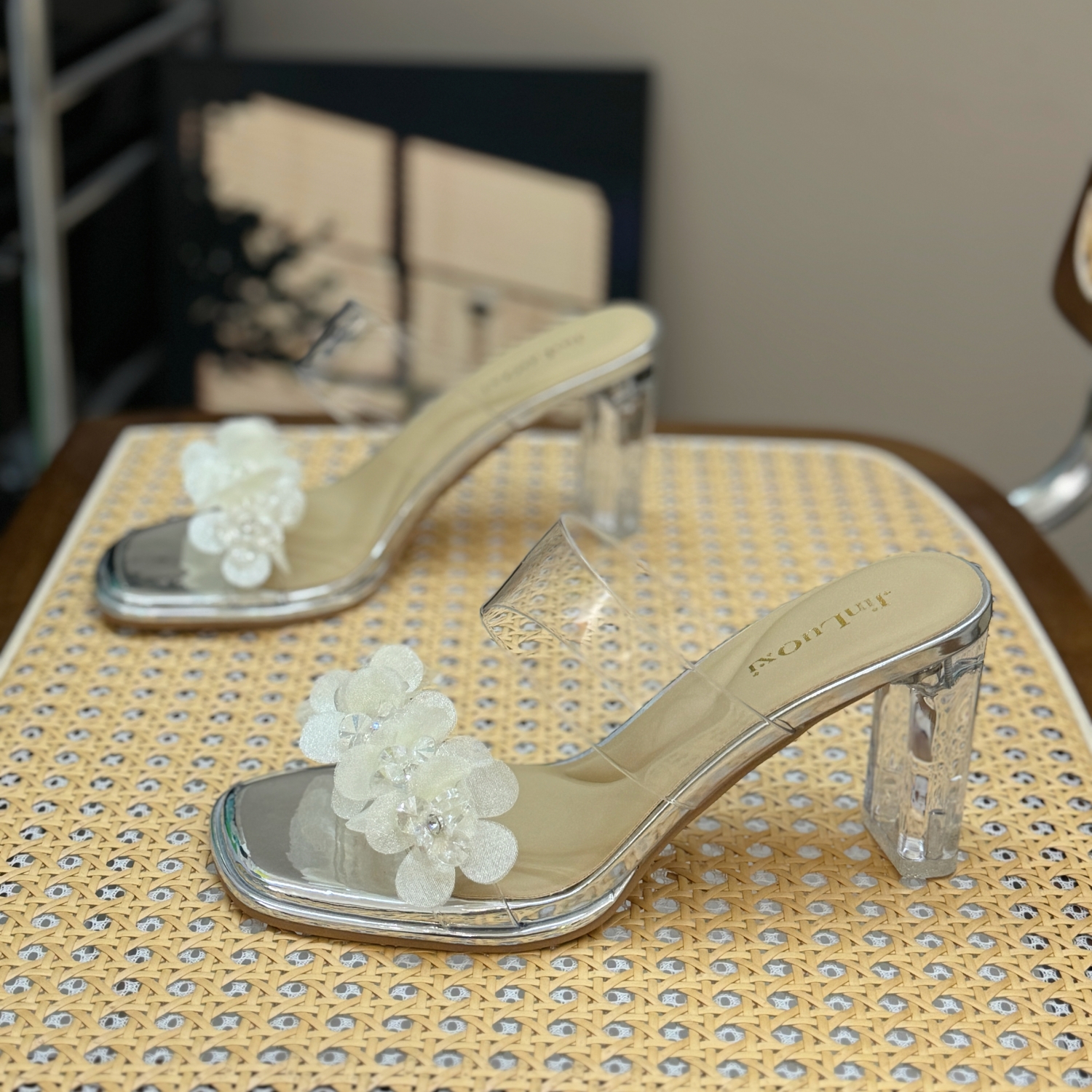 2025 Summer Floral Crystal Transparent High-Heeled Sandals for Women - Stylish Square Toe Versatile Slide Design 2025 Summer Floral Crystal Transparent High-Heeled Sandals for Women - Stylish Square Toe Versatile Slide Design