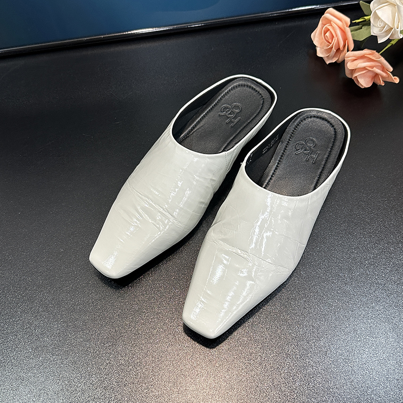 2025 Summer Genuine Leather Low-Heeled Open-Toe Slippers for Women - European Square-Toe British Style Slip-On Shoes