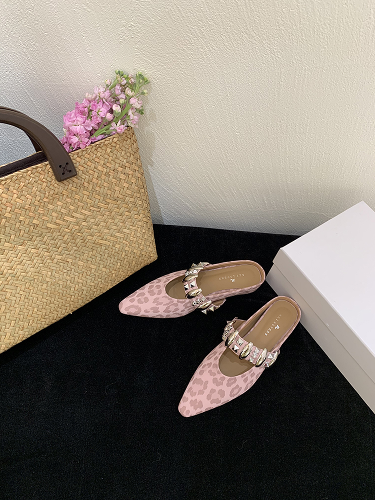 2025 Summer Women's Square Head Rivet Strap Closed-Toe Half Slippers - Height-Increasing French Style Slip-On Sandals 2025 Summer Women's Square Head Rivet Strap Closed-Toe Half Slippers - Height-Increasing French Style Slip-On Sandals