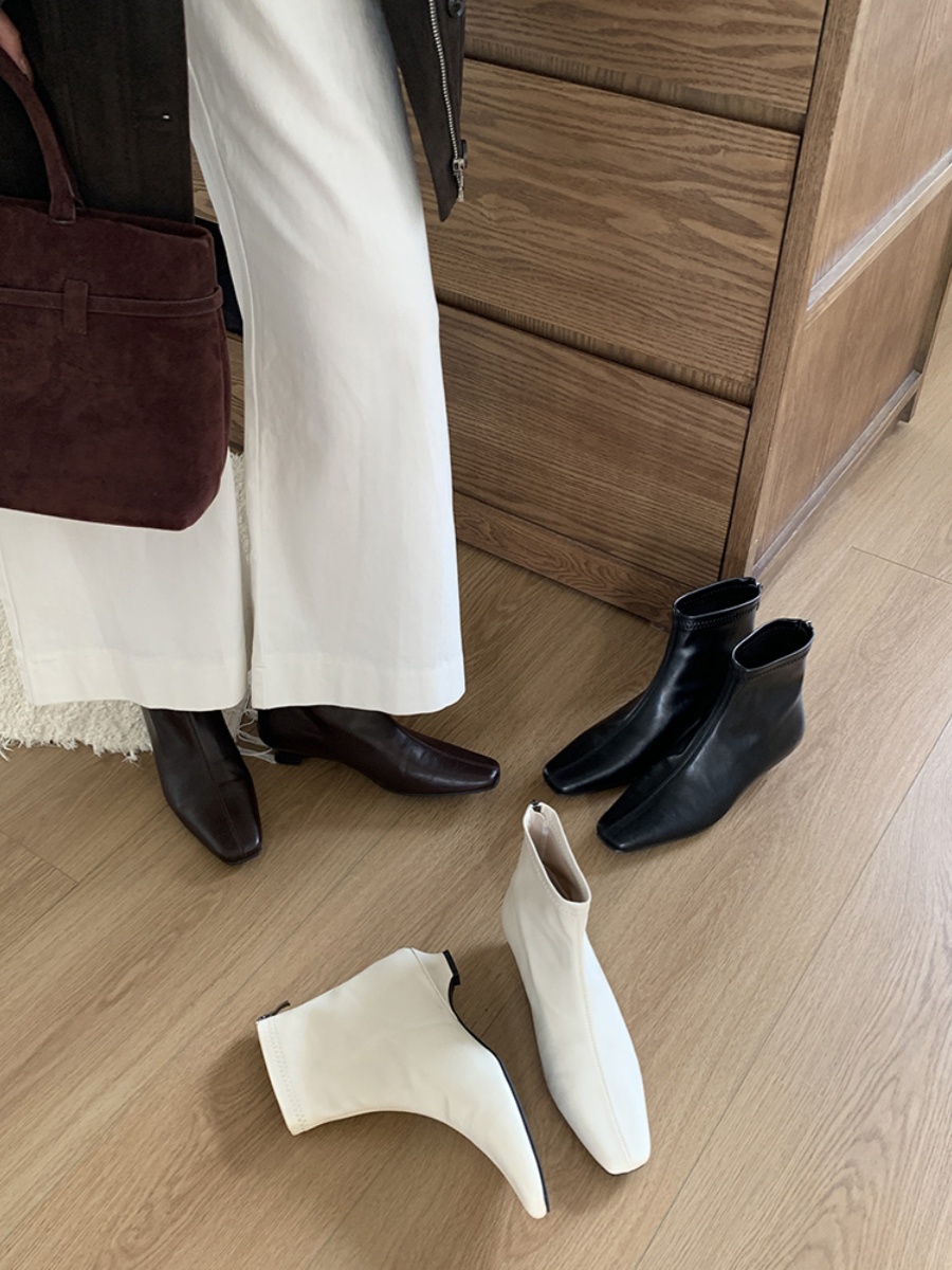 2025 Trendy White Short Boots for Women, Minimalist Fashion, Small Square Toe, High-End Commuting Style 2025 Trendy White Short Boots for Women, Minimalist Fashion, Small Square Toe, High-End Commuting Style