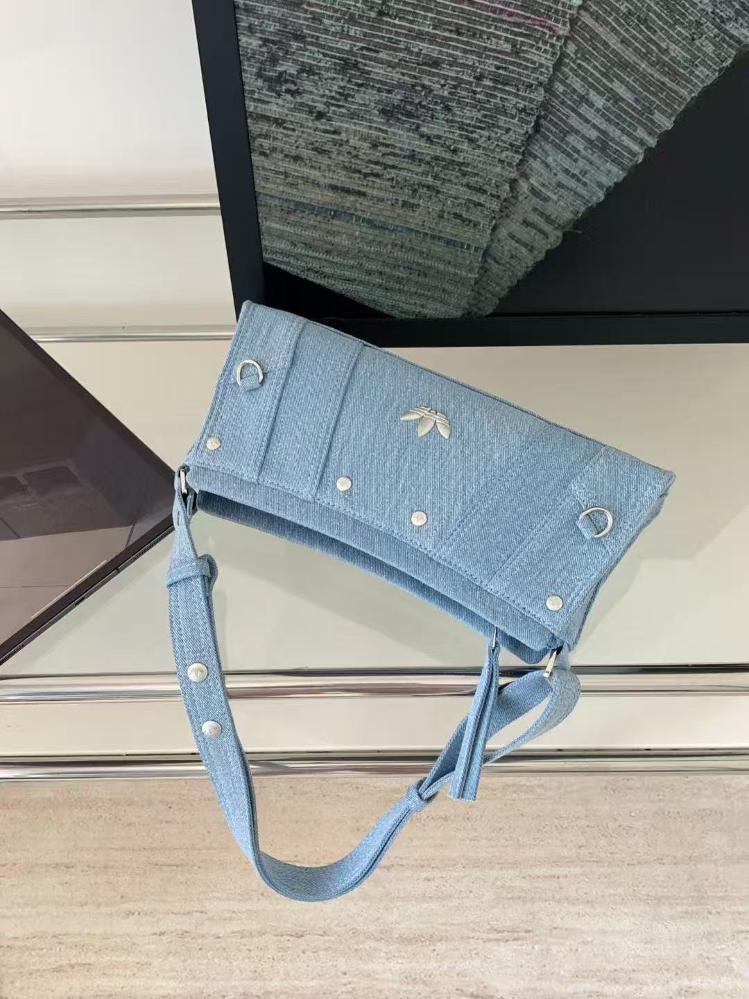 2025 Wash Denim Stitching Design Versatile Shoulder Crossbody Tote Bag for Influencers, Y2K Fashion Trend