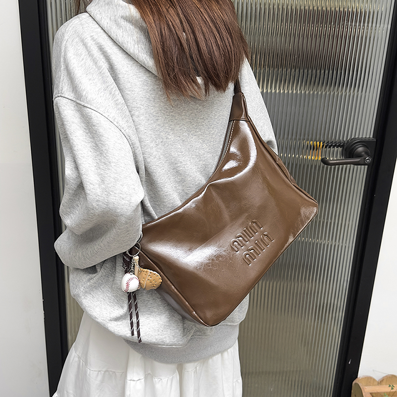 2025 Winter Women's Crossbody Bag - Oil Wax Leather, Multi-Functional Underarm Design, Chic Lazy Style