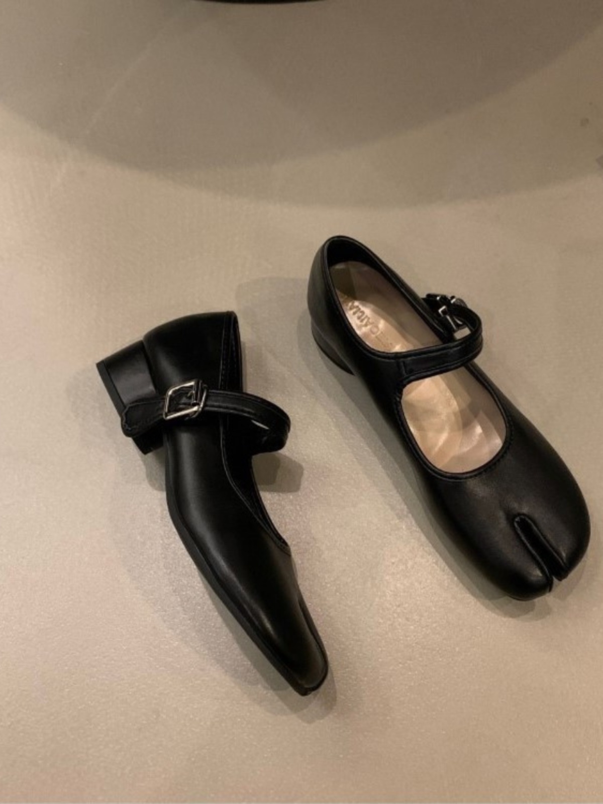 2025 Women's Genuine Leather Mary Jane Shoes - French Style Chunky Heel, Split Toe, Shallow Mouth Design, Pig Hoof Detail