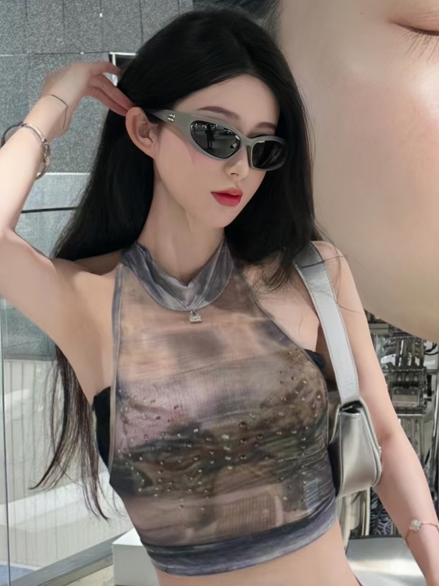 2025 Women's Gray Outdoor Sports Cycling Sunglasses - High-End UV Protection for Street Photography