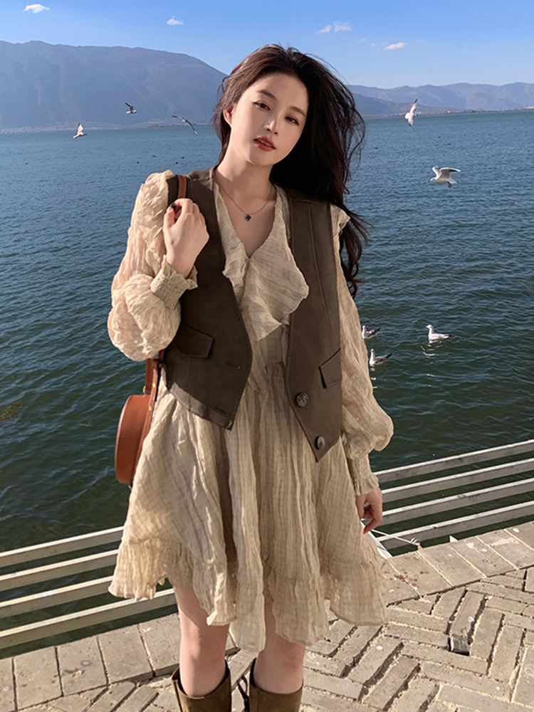 2025 Women's Leather Vest Dress Set with Ruffle A-Line Skirt - Stylish Two-Piece Outfit for Early Spring Fashion