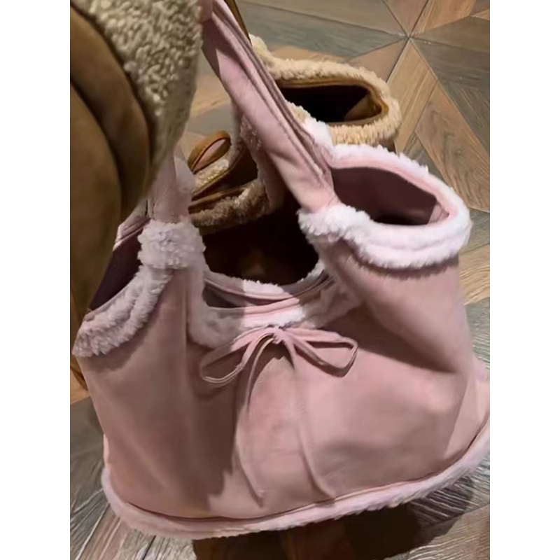 2025 Women’s Suede Plush Melard Shoulder Handbag - Autumn Winter Lamb Wool Tote Bucket Bag for Commuting 2025 Women’s Suede Plush Melard Shoulder Handbag - Autumn Winter Lamb Wool Tote Bucket Bag for Commuting