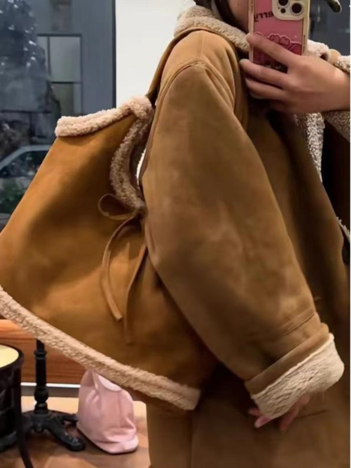 2025 Women’s Suede Plush Melard Shoulder Handbag - Autumn Winter Lamb Wool Tote Bucket Bag for Commuting 2025 Women’s Suede Plush Melard Shoulder Handbag - Autumn Winter Lamb Wool Tote Bucket Bag for Commuting