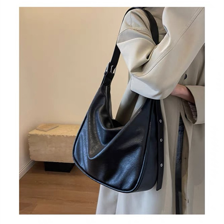 2025 Women's Vintage Soft Leather Crossbody Tote Bag - Fashionable Large-Capacity Single-Shoulder Commuting Style 2025 Women's Vintage Soft Leather Crossbody Tote Bag - Fashionable Large-Capacity Single-Shoulder Commuting Style