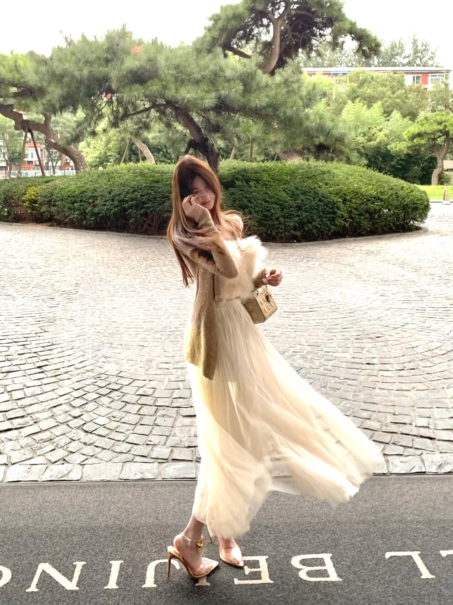 80s Gold Era Mid-Length Cardigan with Gold Thread and Dense Weave Sparkle for Early Autumn Outerwear 80s Gold Era Mid-Length Cardigan with Gold Thread and Dense Weave Sparkle for Early Autumn Outerwear