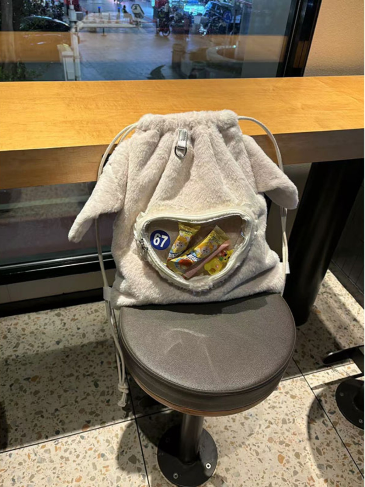 Adorable Two-Dimensional Pain Plush Backpack with Angel Wings - Cute Heart Drawstring Book Bag for Autumn & Winter Adorable Two-Dimensional Pain Plush Backpack with Angel Wings - Cute Heart Drawstring Book Bag for Autumn & Winter