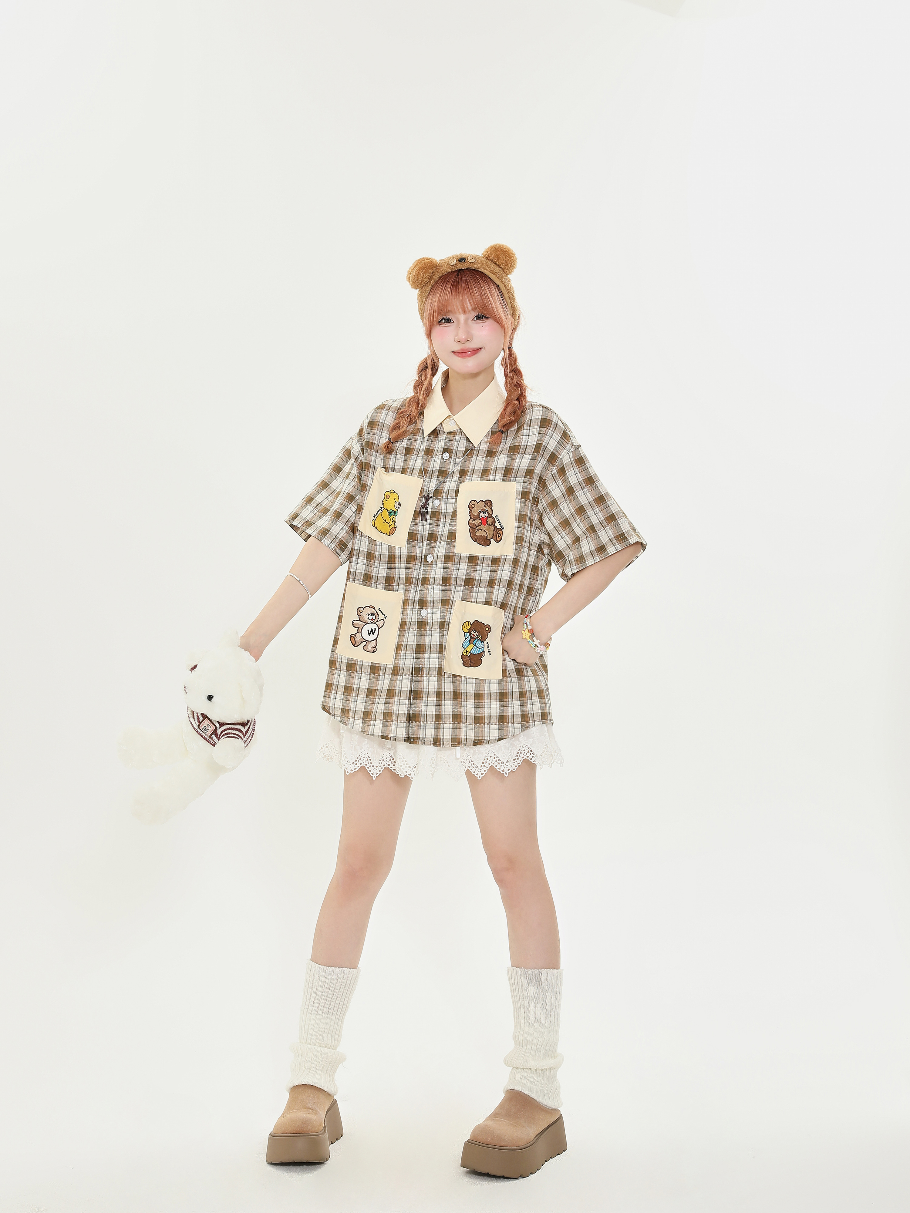 American Retro Bear Embroidery Multi-Pocket Short Sleeve Shirt for Women, Plaid College Style, Versatile Y2K Half-Sleeve Top American Retro Bear Embroidery Multi-Pocket Short Sleeve Shirt for Women, Plaid College Style, Versatile Y2K Half-Sleeve Top