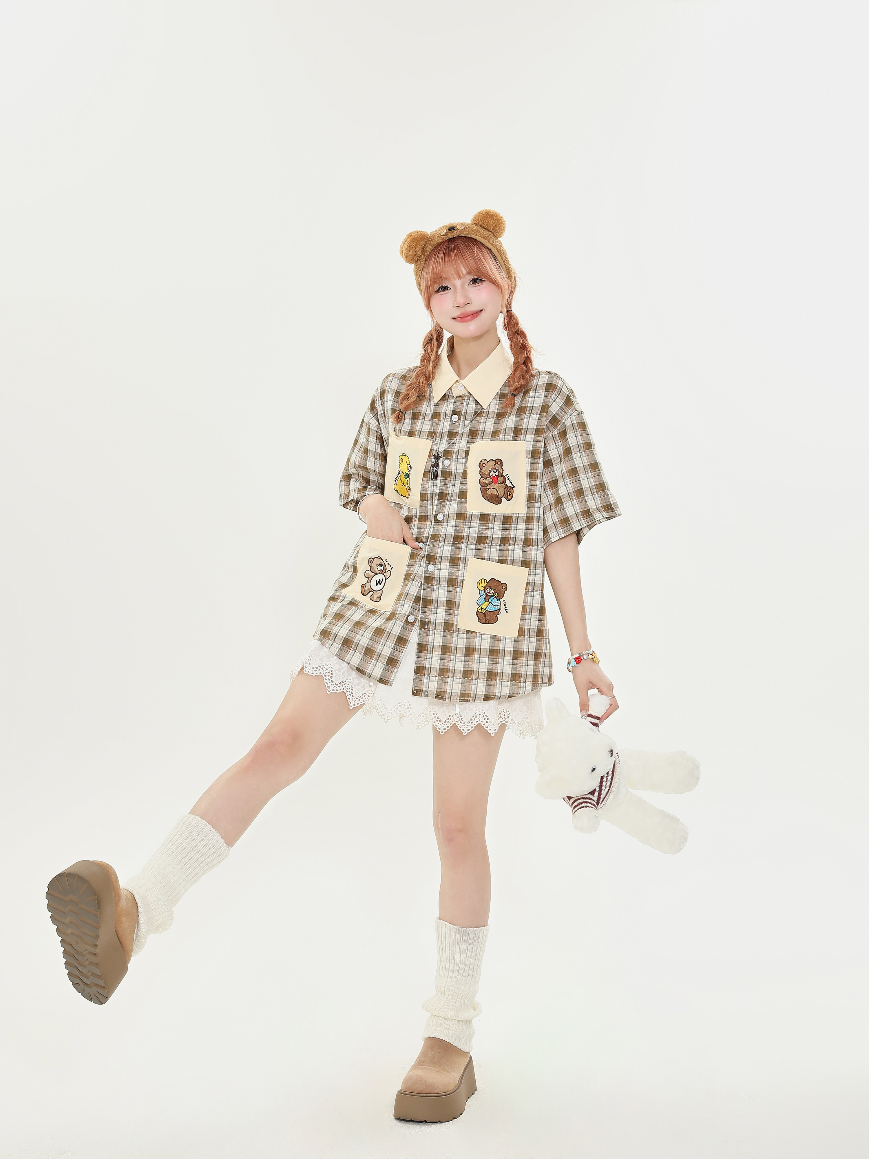 American Retro Bear Embroidery Multi-Pocket Short Sleeve Shirt for Women, Plaid College Style, Versatile Y2K Half-Sleeve Top American Retro Bear Embroidery Multi-Pocket Short Sleeve Shirt for Women, Plaid College Style, Versatile Y2K Half-Sleeve Top