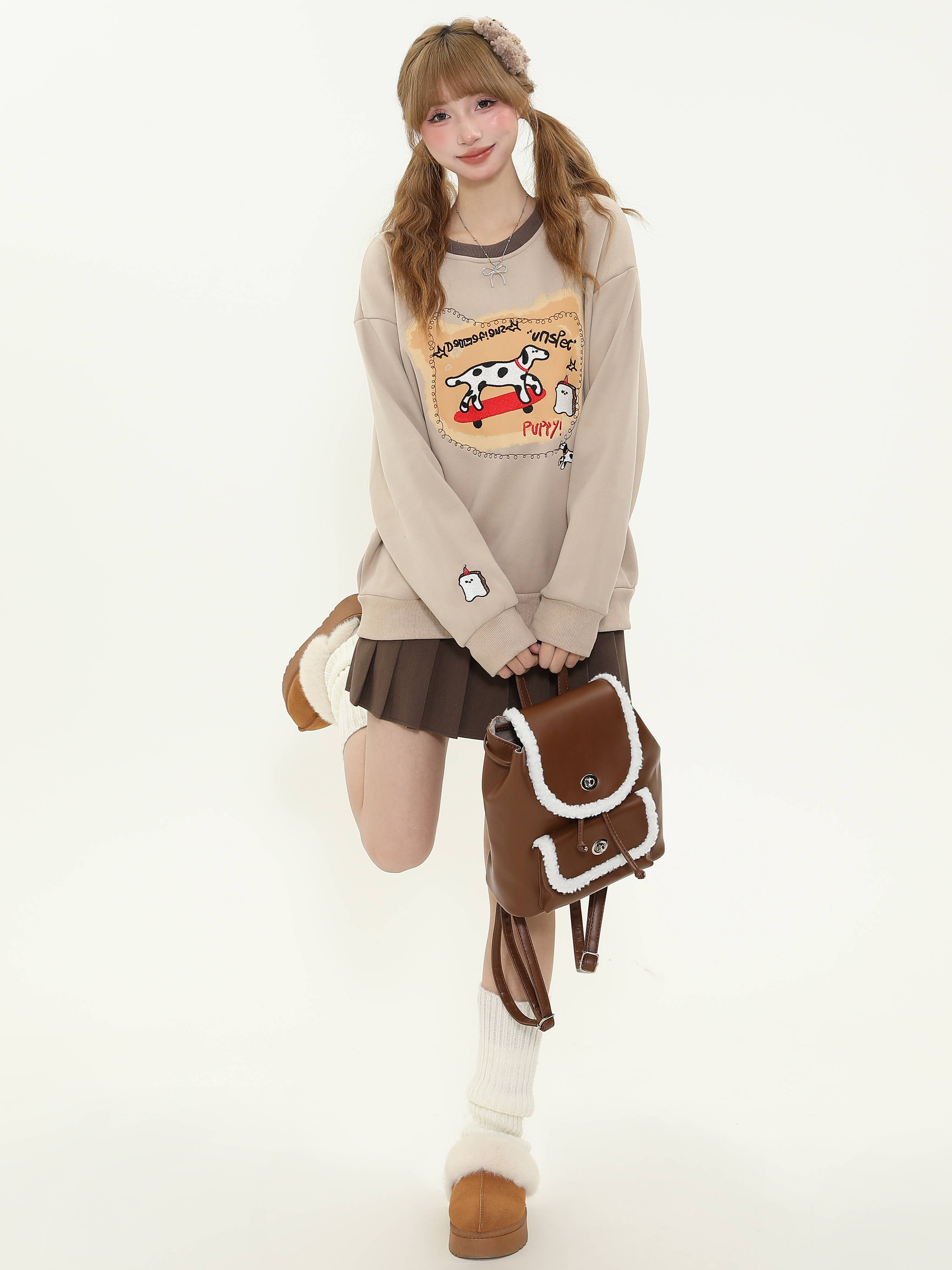 American Retro Cartoon Spotted Dog Embroidered Color-Block Round Neck Sweatshirt for Women - Fleece Pullover Top for Autumn/Winter American Retro Cartoon Spotted Dog Embroidered Color-Block Round Neck Sweatshirt for Women - Fleece Pullover Top for Autumn/Winter