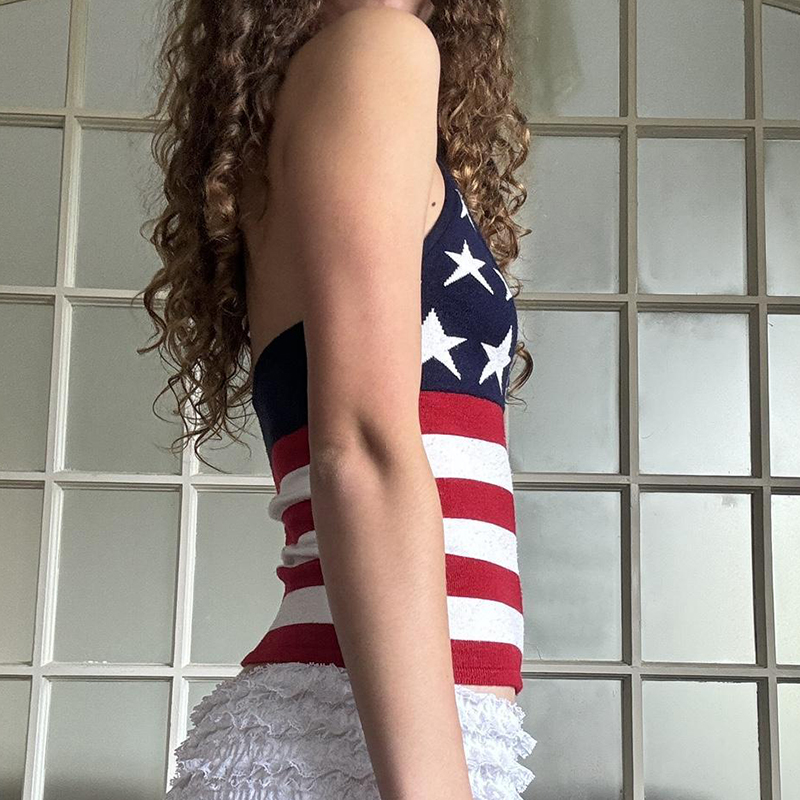 American Retro Color-Blocked Striped Knitted Vest for Women, Tie Neck & Straps, Niche Spicy Girl Style, 90s Fashion American Retro Color-Blocked Striped Knitted Vest for Women, Tie Neck & Straps, Niche Spicy Girl Style, 90s Fashion