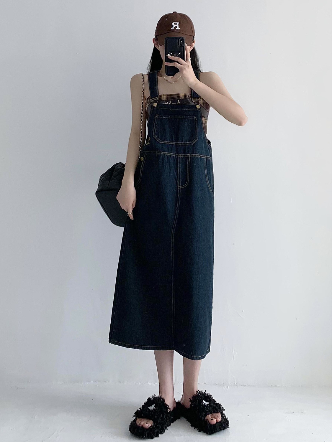 American Retro Denim Suspender Dress for Women - Loose Slimming Long Strap Design for Spring Autumn 2024, Perfect for Petite Sizes American Retro Denim Suspender Dress for Women - Loose Slimming Long Strap Design for Spring Autumn 2024, Perfect for Petite Sizes
