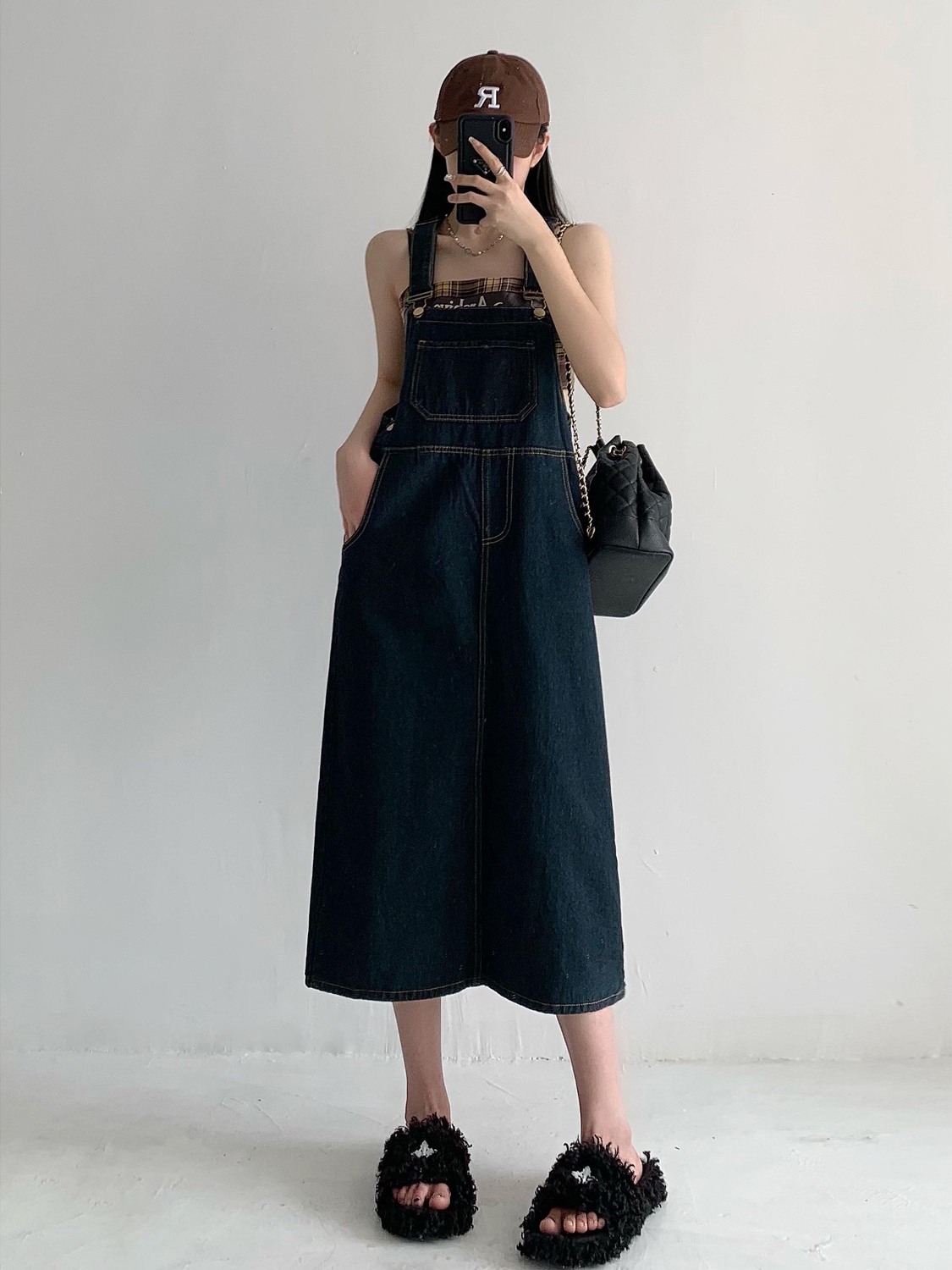 American Retro Denim Suspender Dress for Women - Loose Slimming Long Strap Design for Spring Autumn 2024, Perfect for Petite Sizes American Retro Denim Suspender Dress for Women - Loose Slimming Long Strap Design for Spring Autumn 2024, Perfect for Petite Sizes