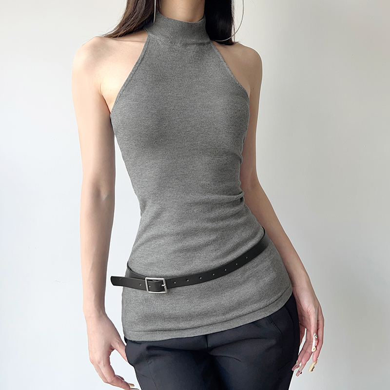 American Retro Halter Gray Knitted Vest for Women, Slim Fit Backless Mid-Length Sleeveless Top, Y2K Style American Retro Halter Gray Knitted Vest for Women, Slim Fit Backless Mid-Length Sleeveless Top, Y2K Style