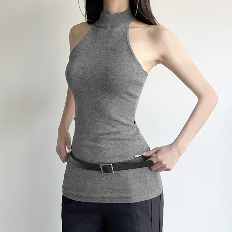 American Retro Halter Gray Knitted Vest for Women, Slim Fit Backless Mid-Length Sleeveless Top, Y2K Style American Retro Halter Gray Knitted Vest for Women, Slim Fit Backless Mid-Length Sleeveless Top, Y2K Style