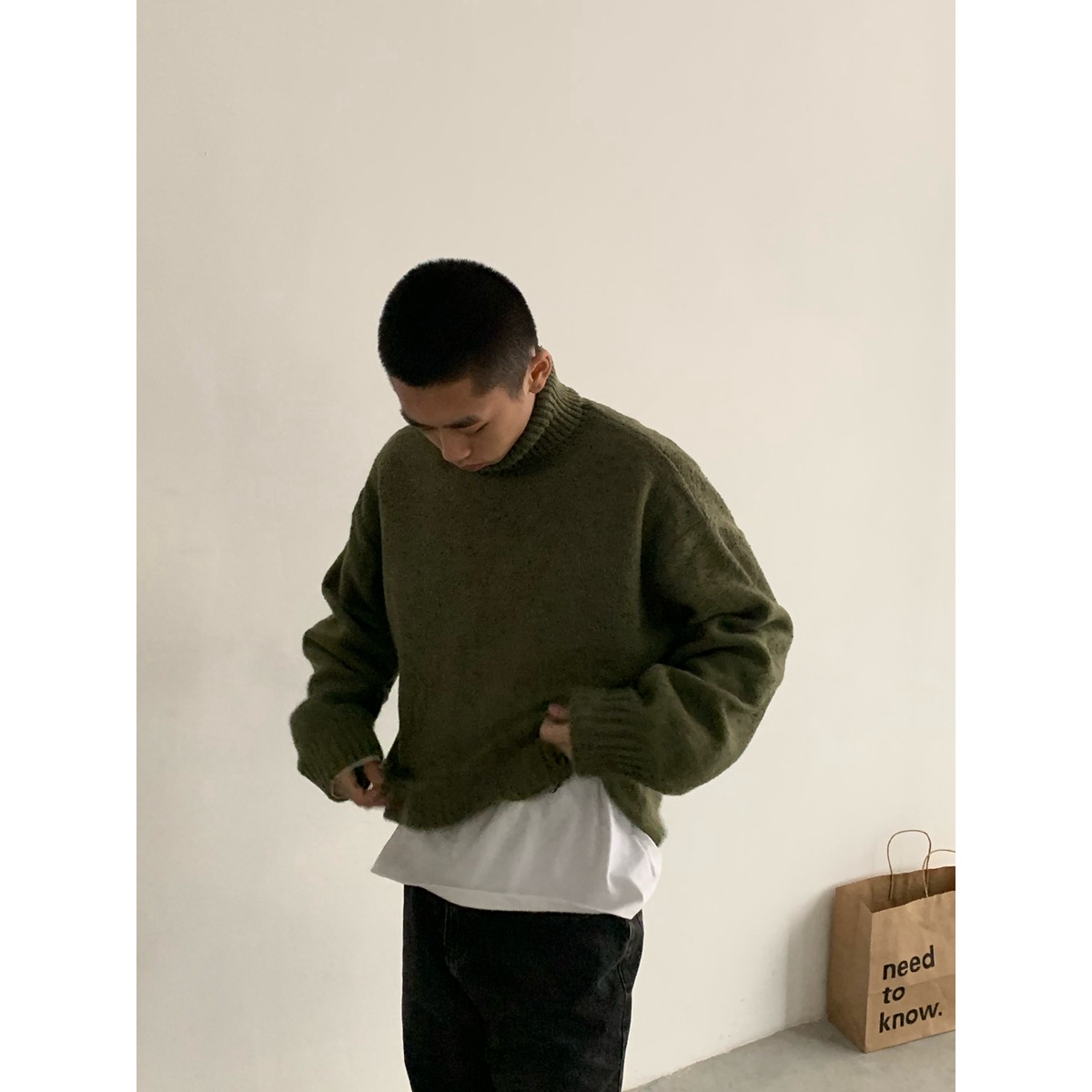 American Retro High-Neck Wool Knitted Sweater for Men, Loose Fit Japanese Style Pullover, Trendy Solid Color Fashion Top American Retro High-Neck Wool Knitted Sweater for Men, Loose Fit Japanese Style Pullover, Trendy Solid Color Fashion Top