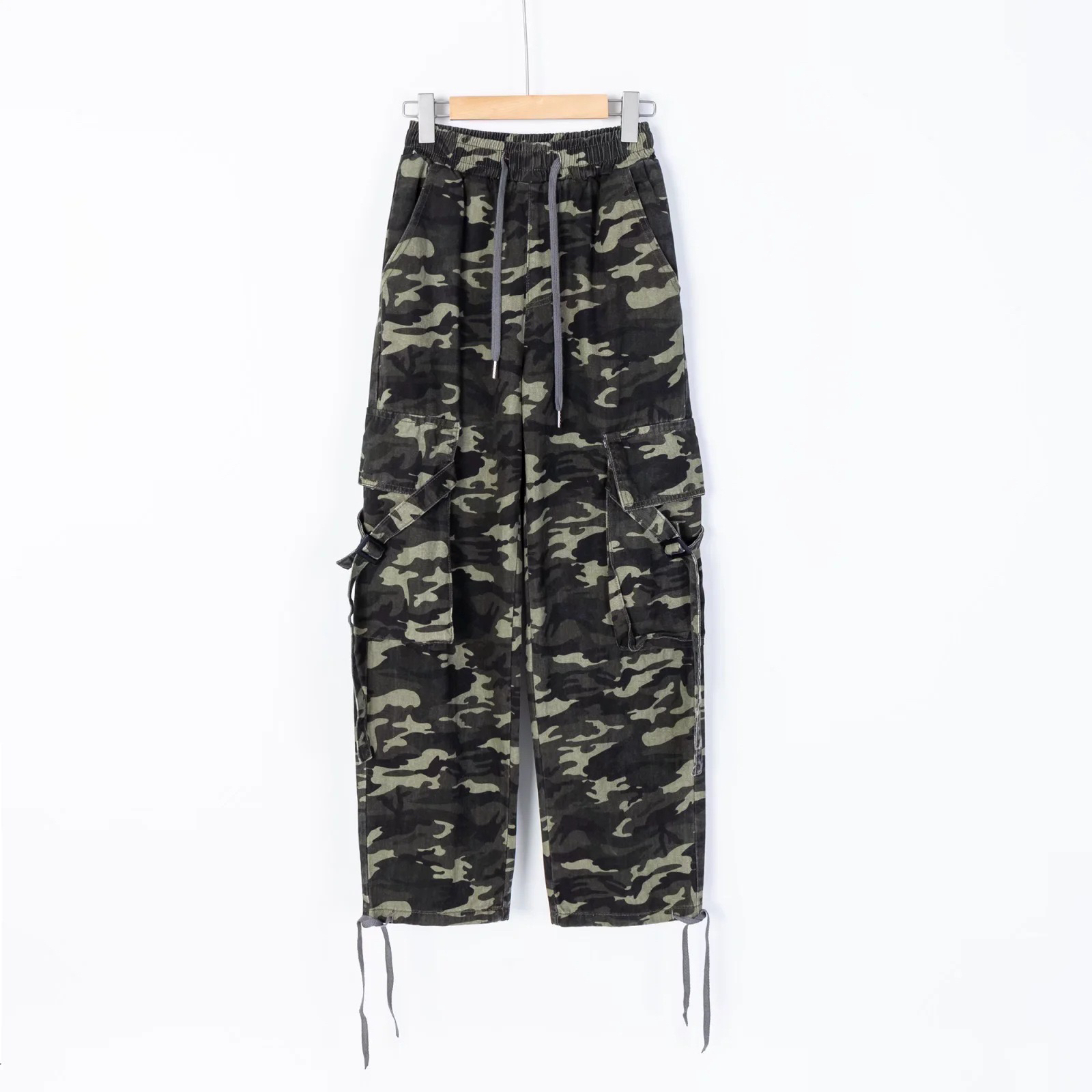 American Retro Hip-Hop Camouflage Multi-Pocket Work Pants for Women with Letter Print Jazz Top – Y2K Style Outfit American Retro Hip-Hop Camouflage Multi-Pocket Work Pants for Women with Letter Print Jazz Top – Y2K Style Outfit