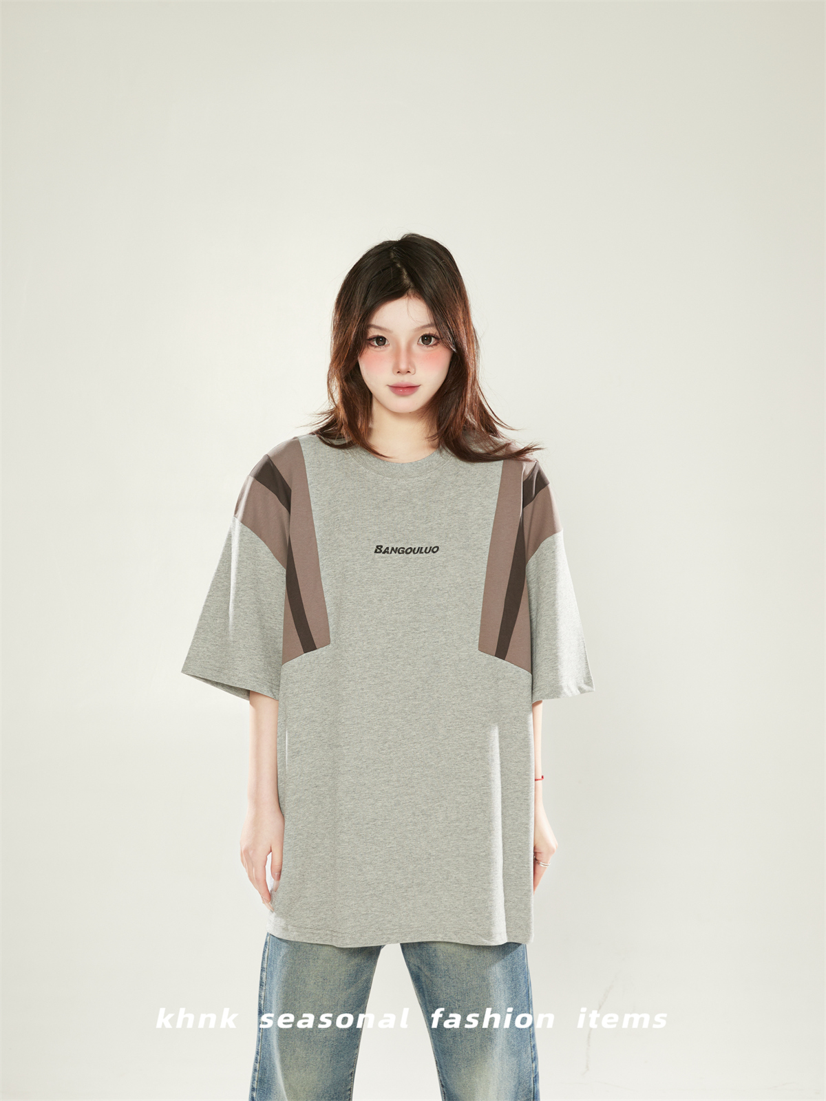 American Retro Patchwork Gray Round Neck Short Sleeve T-Shirt for Women - Trendy Loose Summer Top 2025