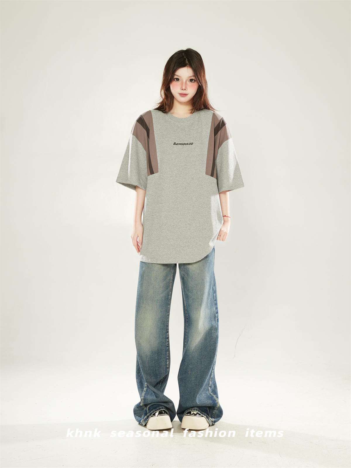 American Retro Patchwork Gray Round Neck Short Sleeve T-Shirt for Women - Trendy Loose Summer Top 2025 American Retro Patchwork Gray Round Neck Short Sleeve T-Shirt for Women - Trendy Loose Summer Top 2025