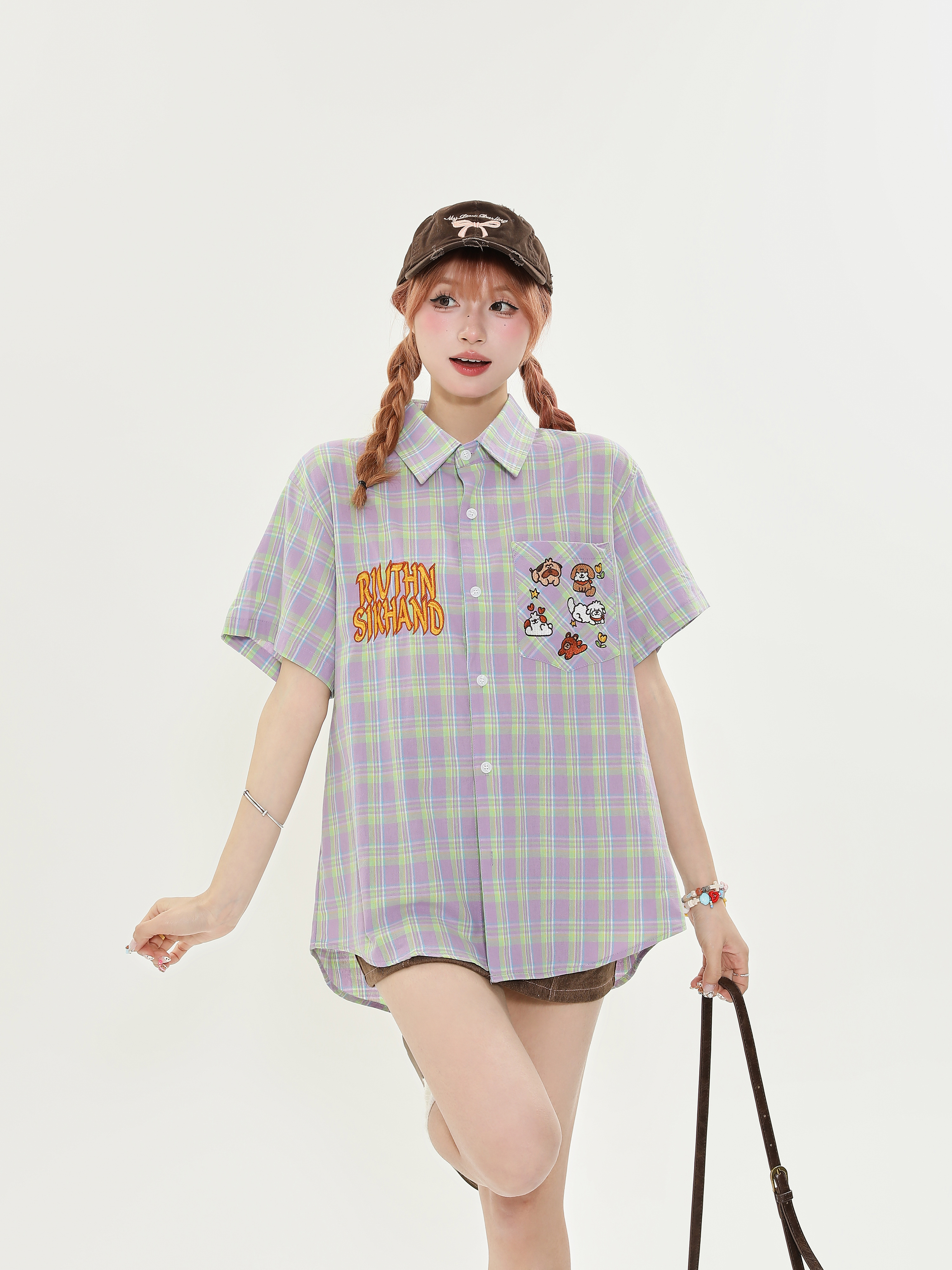 American Retro Plaid Dog Embroidery Short Sleeve Shirt for Men and Women, Versatile Loose-Fit College Style Top American Retro Plaid Dog Embroidery Short Sleeve Shirt for Men and Women, Versatile Loose-Fit College Style Top