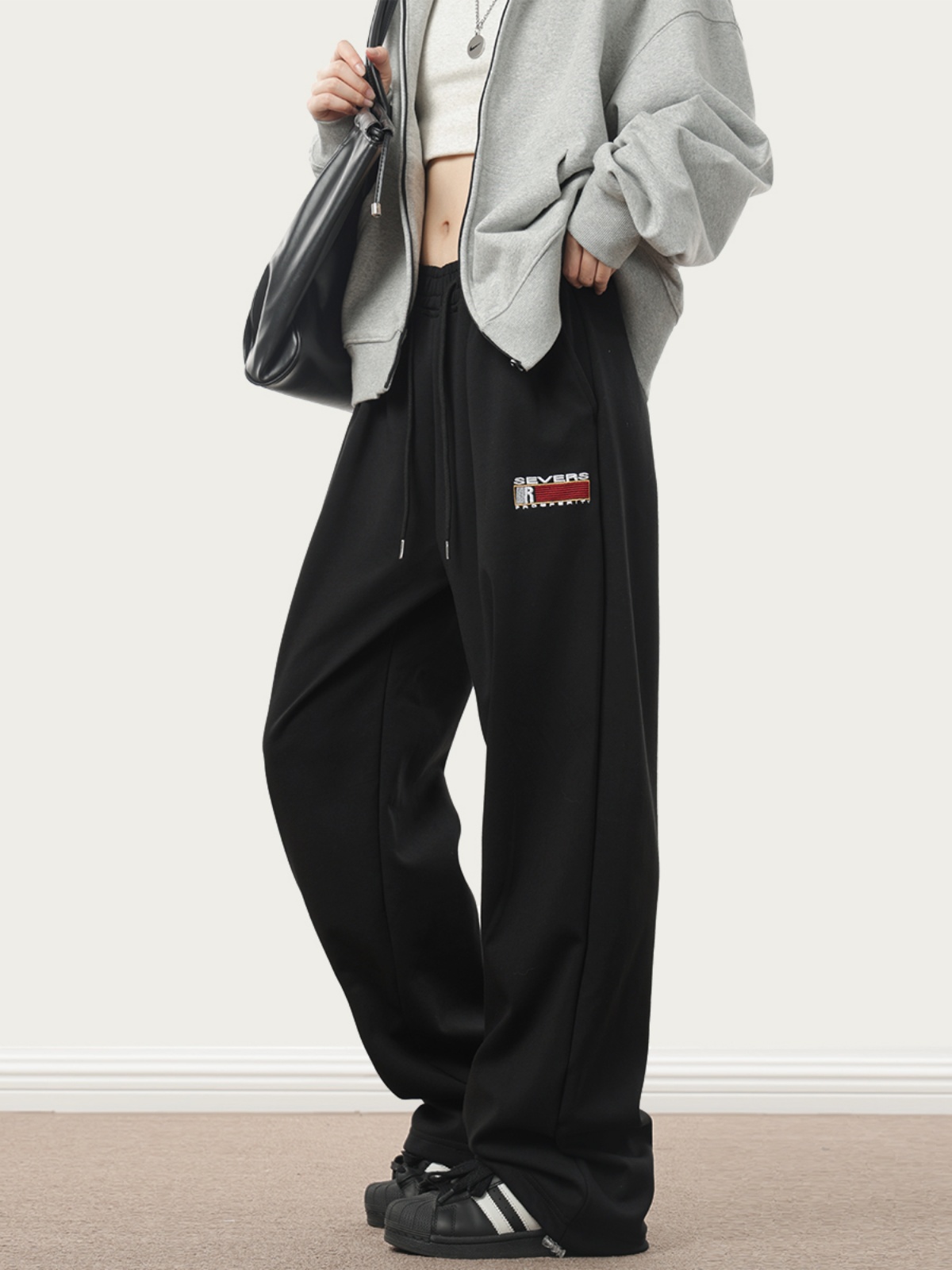 American Retro Streetwear Floor-Length Sweatpants for Men and Women - Loose Straight-Leg Sports Pants for Autumn and Winter American Retro Streetwear Floor-Length Sweatpants for Men and Women - Loose Straight-Leg Sports Pants for Autumn and Winter