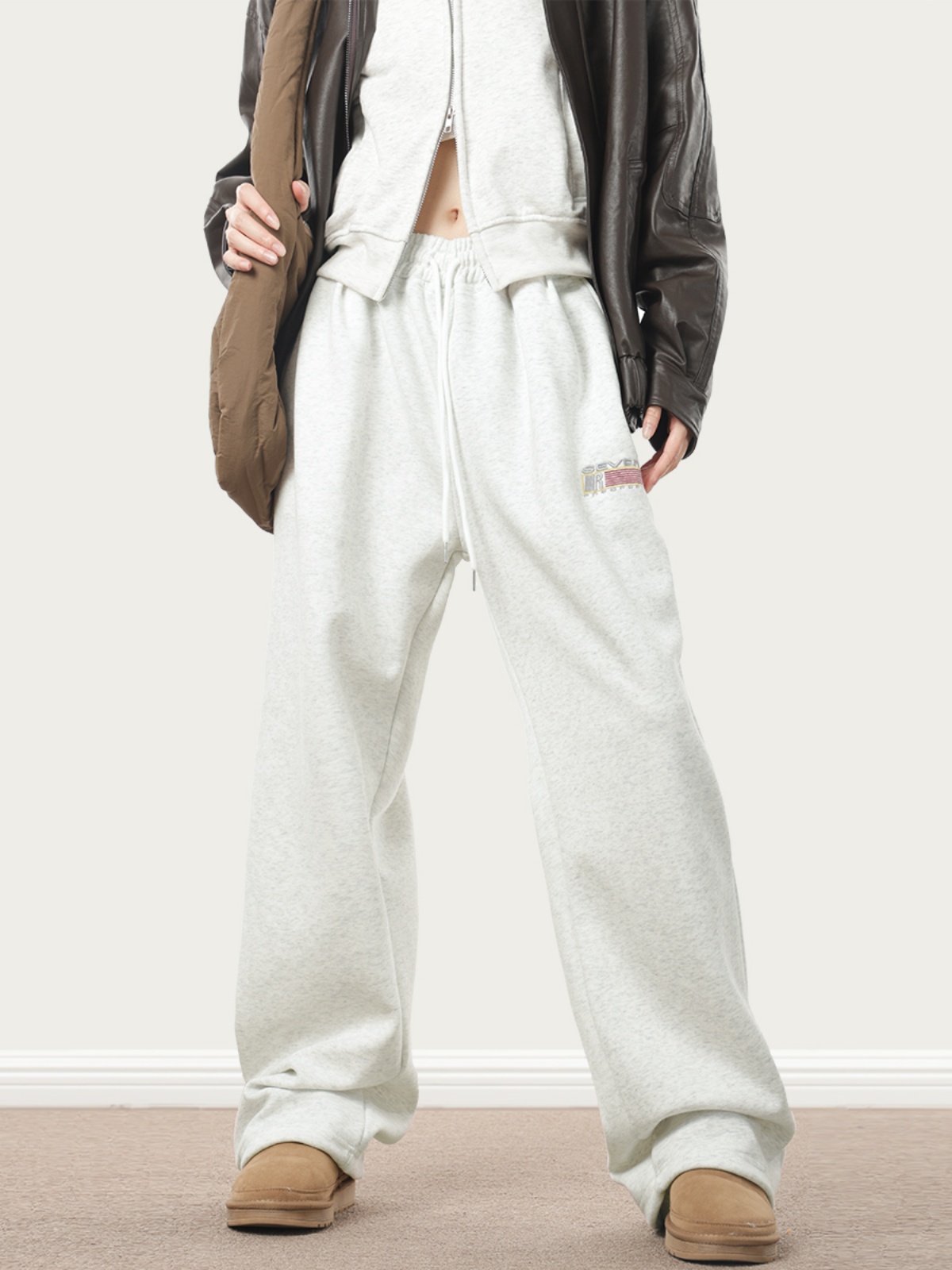 American Retro Streetwear Floor-Length Sweatpants for Men and Women - Loose Straight-Leg Sports Pants for Autumn and Winter American Retro Streetwear Floor-Length Sweatpants for Men and Women - Loose Straight-Leg Sports Pants for Autumn and Winter